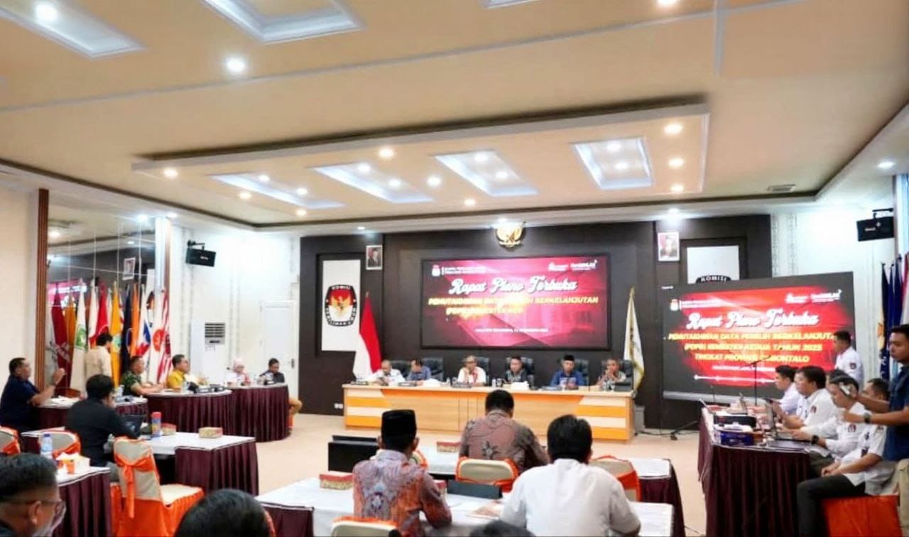 Rapat Pleno Terbuka Rekapitulasi Pemutakhiran Data Pemilih Berkelanjutan (PDPB) Semester II Tahun 2025, KPU Provinsi Gorontalo ( Foto:Hms)