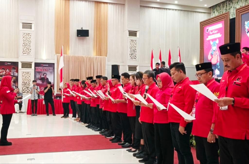 Pengukuhan Struktur Pengurus DPD PDI-P Provinsi Gorontalo periode 2025 - 2030. oleh Putri Guntur Soekarno