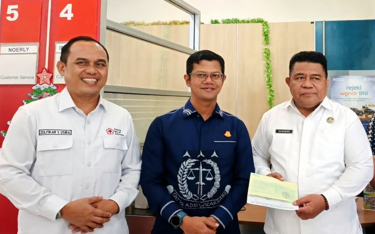 Sekda Gorontalo bersama Kejari dan Ketua PMI Kabupaten Gorontalo