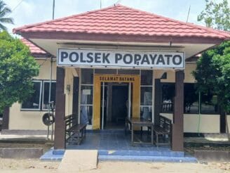 Viral Video Polisi “Makan Rumput” di Pohuwato, Polsek Popayato Beri Penjelasan