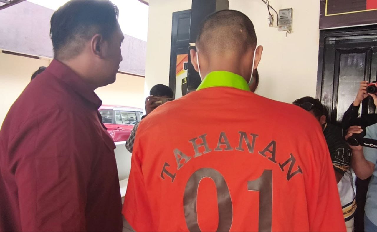 Pelaku Pencurian Uang di ATM BRI Kota Gorontalo, Kenakan Baju Tahanan.