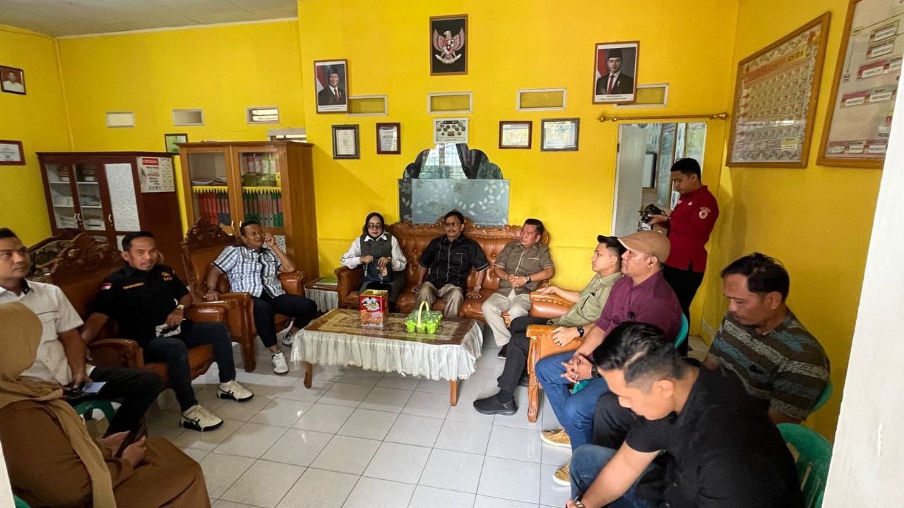 Komisi I Saat Kunjungan Lapang di SDN 99 Kota Utara