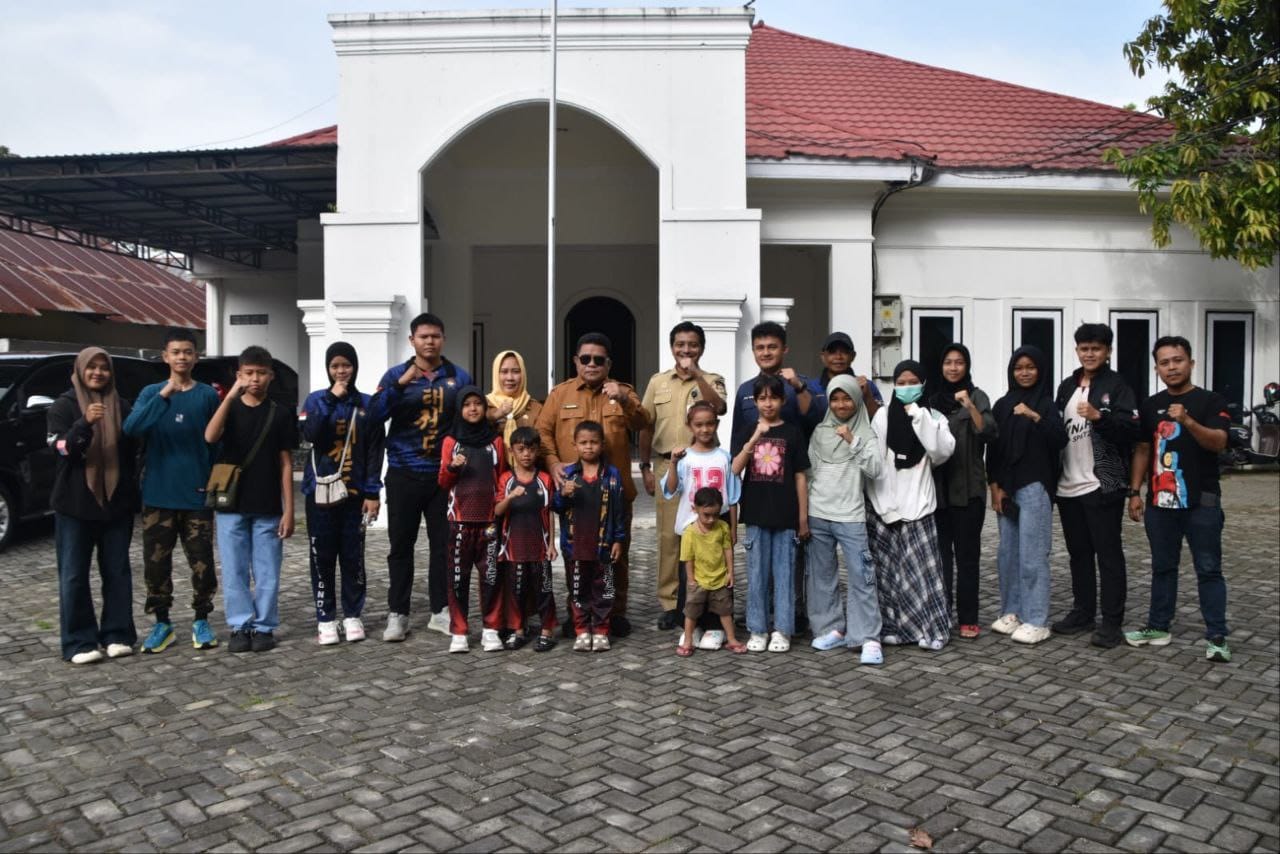 Sekda Sugondo Lepas 24 Atlet Taekwondo Kabgor ke Kejuaraan Nasional