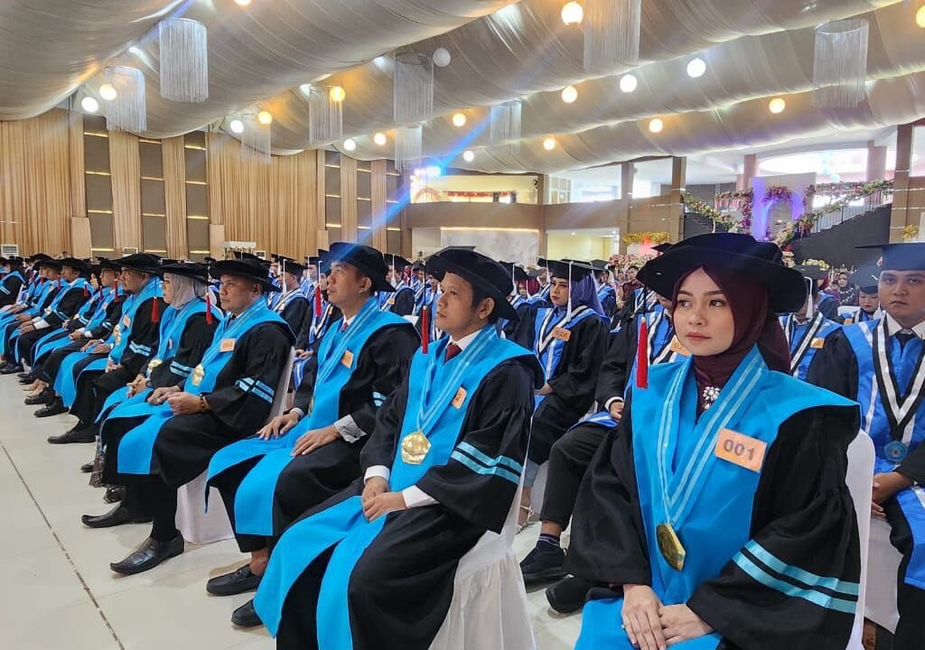 ‎UNISAN Gorontalo Wisuda 146 Lulusan S1 dan S2, Rektor Dorong Alumni Berkontribusi di Daerah