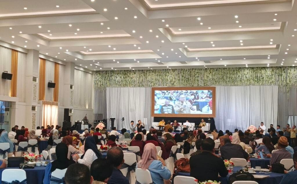 Seminar Nasional Akselerasi Pembangunan dan Kemakmuran Gorontalo di Gedung GPCC, Kota Gorontalo, Senin (15/12/2025).