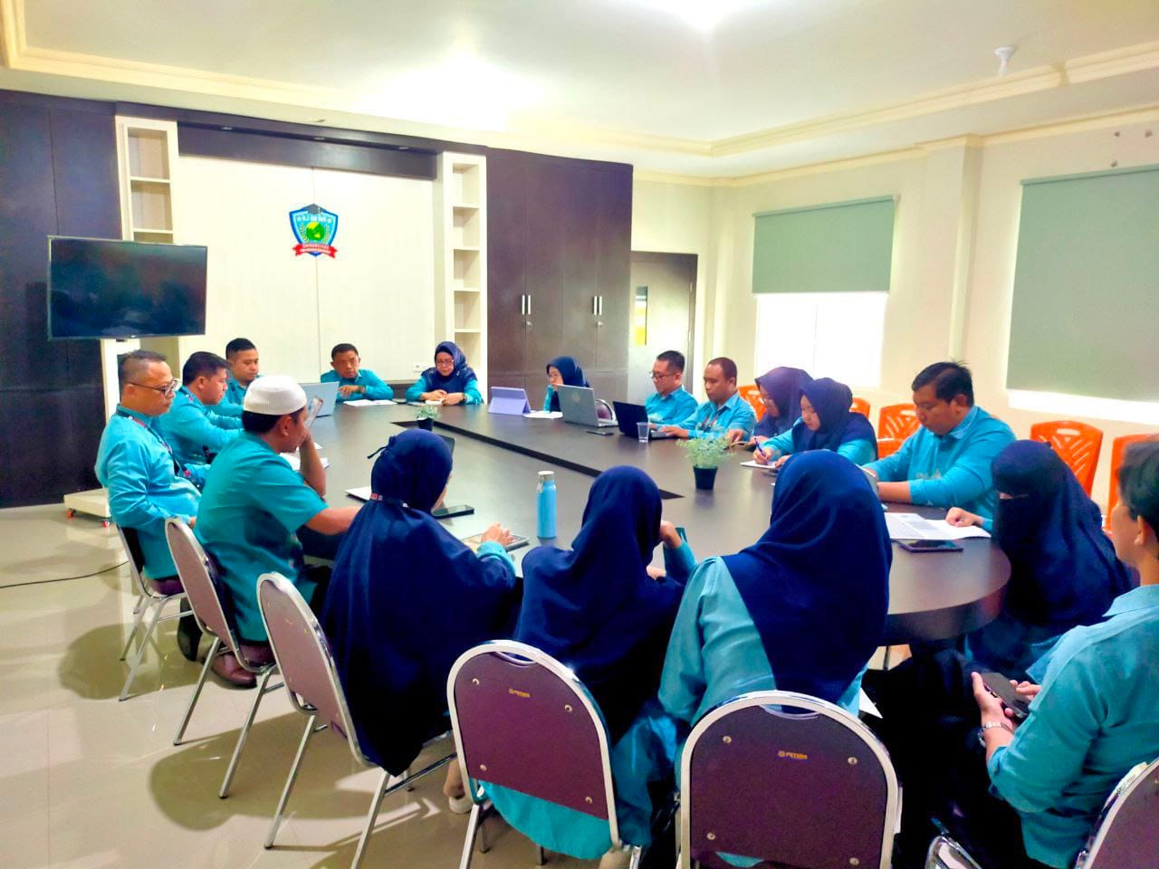 Rapat Koordinasi UBM Gorontalo terkait Percepatan Persiapan Proses Akreditasi Program Studi (Prodi), Senin (12/1/2026
