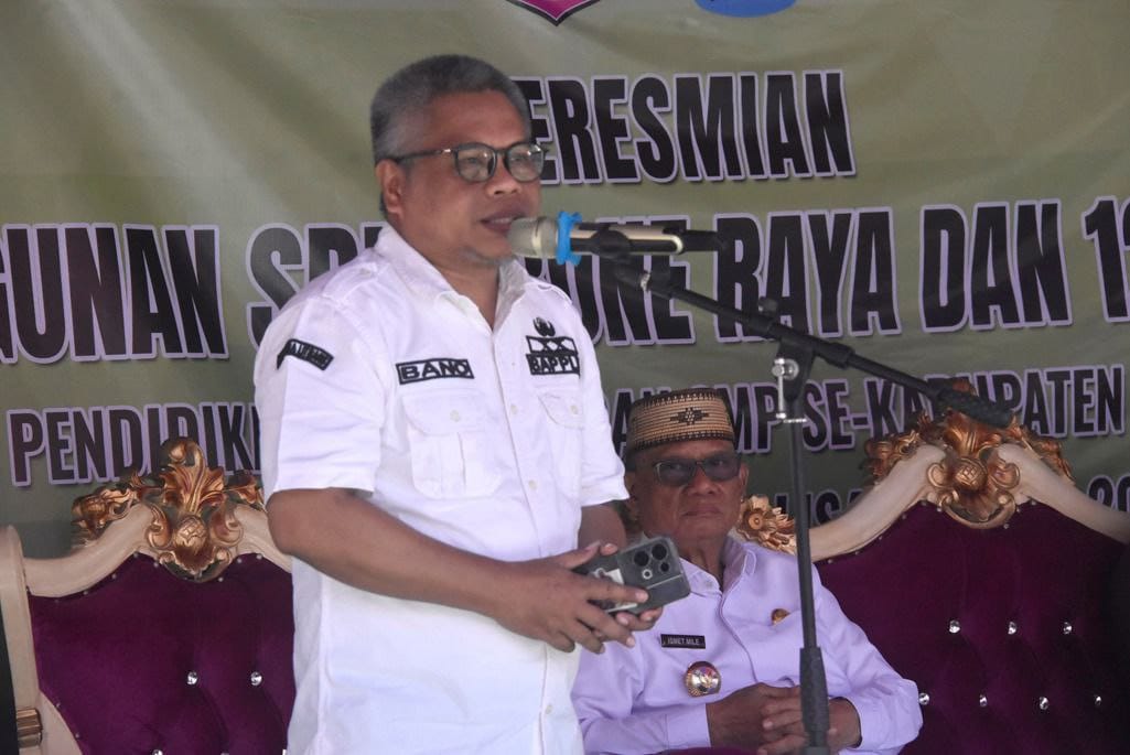 Kepala Dinas Pendidikan dan Kebudayaan Kabupaten Bone Bolango, Dr. Basir Noho