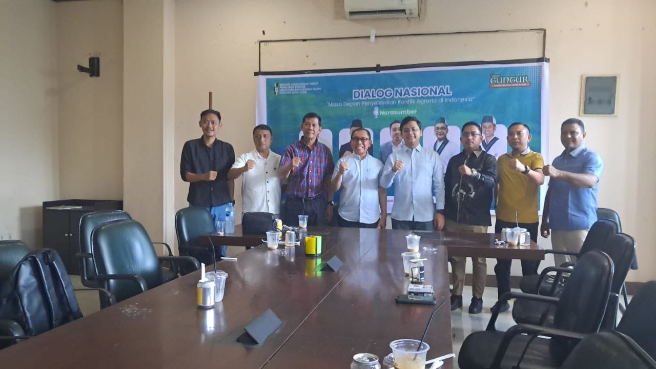 Komisi IV DPRD Provinsi Gorontalo melakukan kunjungan kerja ke Sekretariat Pengurus Besar Himpunan Mahasiswa Islam (PB HMI) di Jakarta.