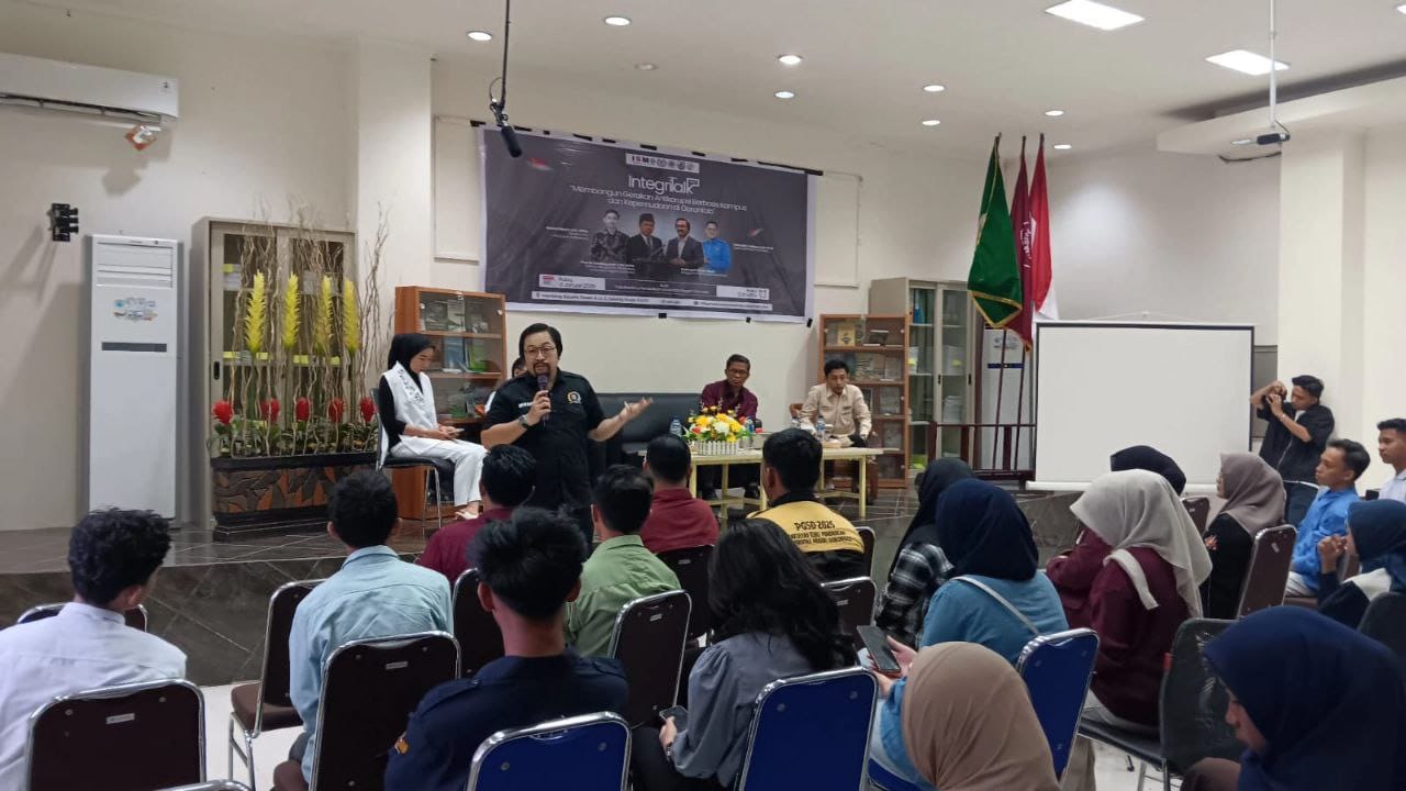 Anggota DPRD Provinsi Gorontalo, Erwin Ismailsaat menjadi narasumber pada kegiatan Integritalk di Universitas Negeri Gorontalo