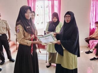 SMKS Bina Mandiri Boalemo Serahkan Laporan Pendidikan Semester Ganjil Tahun Pelajaran 2025/2026‎