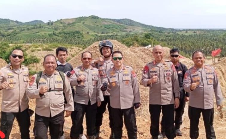 Kapolda Gorontalo bersama jajaran saat Meninjau PETI di Marisa kabupaten Pohuwato.