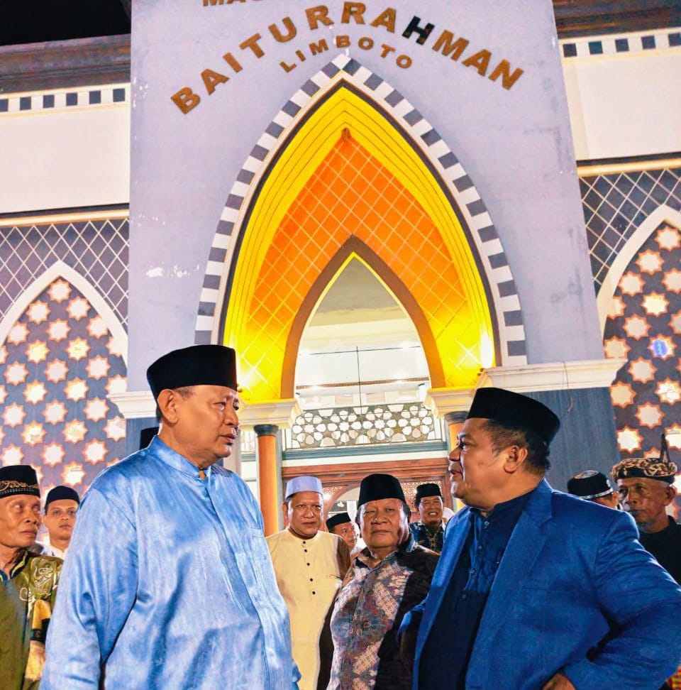 Sekda Sugondo Makmur saat menerima kunjungan Safari Ramadhan Pemerintah Provinsi Gorontalo yang dipimpin Gubernur Gusnar Ismail, Sabtu (21/2), di Masjid Agung Baiturrahman Limboto