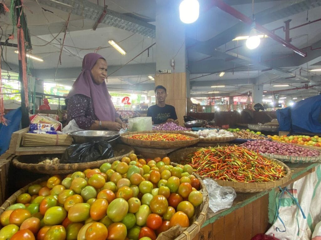 Nampak penjual bahan pokok di lapak Pasar Sentral Kota Gorontalo