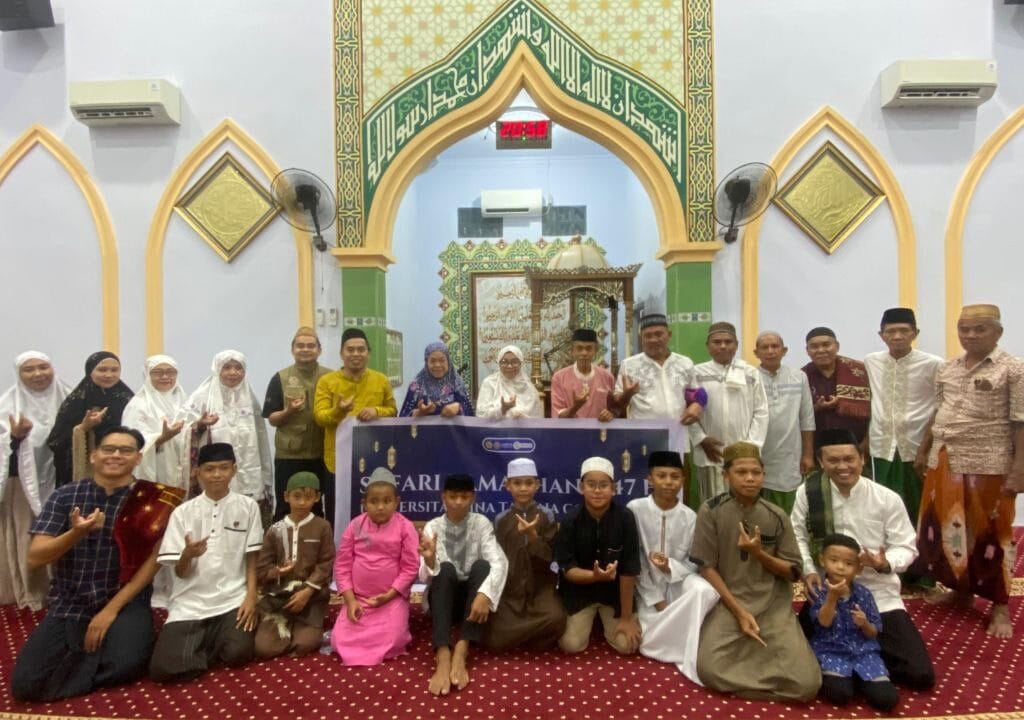 Safari Ramadan 1447 Hijriah dengan menyalurkan ratusan paket sembako kepada jamaah di Masjid Ar-Rusdi, Kelurahan Dulalowo, Kecamatan Kota Tengah, Jumat (28/2/2026).