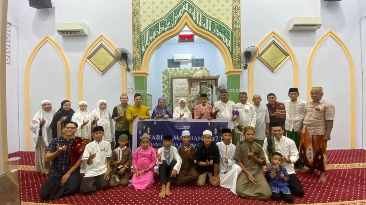 Safari Ramadan 1447 Hijriah dengan menyalurkan ratusan paket sembako kepada jamaah di Masjid Ar-Rusdi, Kelurahan Dulalowo, Kecamatan Kota Tengah, Jumat (28/2/2026).