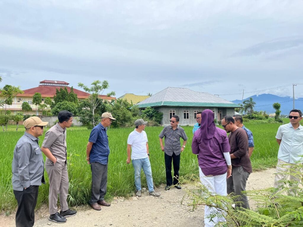 DPRD Kota Gorontalo Tinjau Jalan Wongkaditi Timur, Perbaikan Taman Buah dan Taman Anggrek Ditargetkan Tahun Ini
‎