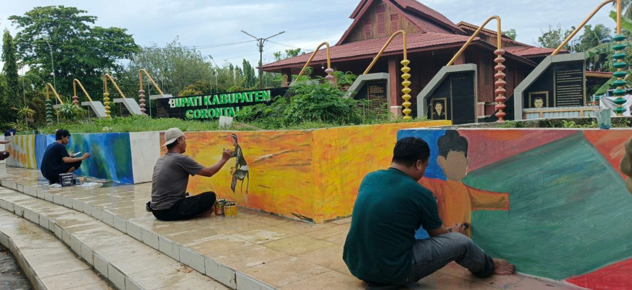Lomba Mural di Taman Budaya Limboto, nampak Seniman mulai melukis.