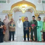 Safari Ramadan Perdana di Kayubulan, Lurah Irhamni Disambut Adat Mopotilolo