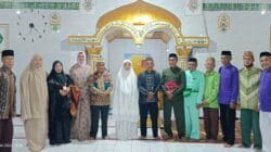 Safari Ramadan Perdana di Kayubulan, Lurah Irhamni Disambut Adat Mopotilolo